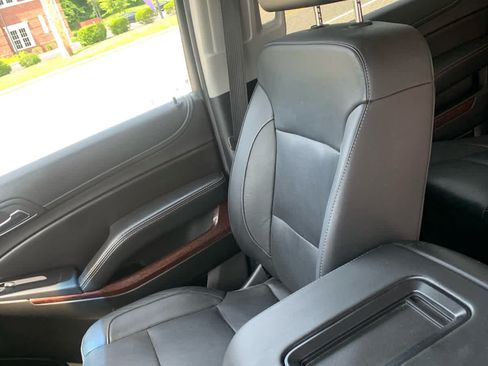 Used 2018 GMC Yukon XL SLT AWD/4WD image 21
