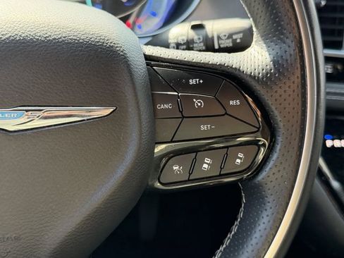 Used 2020 Chrysler Pacifica Limited w/ Advanced Safetytec Group image 21