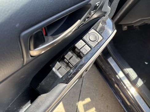 Used 2018 Lexus IS 300 AWD w/ Comfort Package image 15
