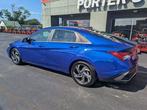 Used 2024 Hyundai Elantra Limited FWD image 9