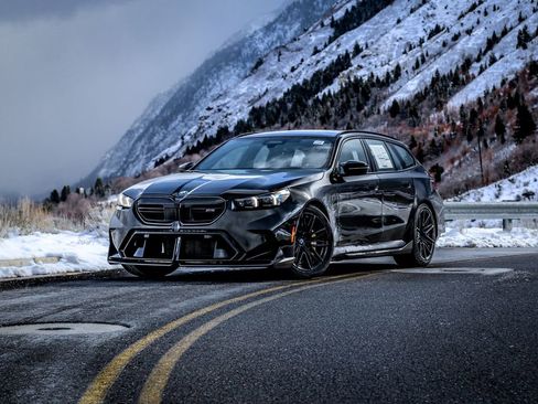 New 2026 BMW M5 Touring image 1