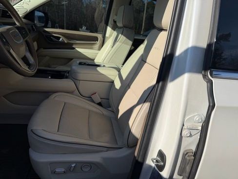 Certified 2022 GMC Yukon XL Denali image 17