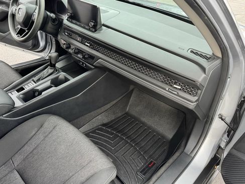 Used 2023 Honda Accord EX image 26