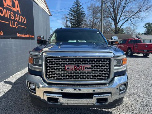 Used 2016 GMC Sierra 2500 Denali w/ Duramax Plus Package AWD/4WD image 9