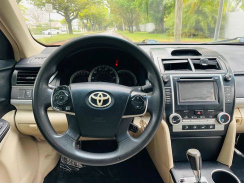 Used 2012 Toyota Camry LE image 12