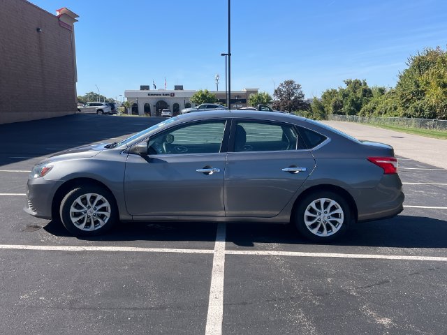Used 2019 Nissan Sentra SV FWD image 2