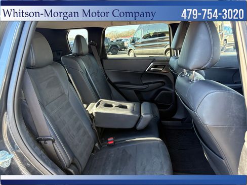 Used 2024 Mitsubishi Outlander FWD image 33