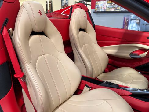 Used 2021 Ferrari F8 Tributo RWD image 21