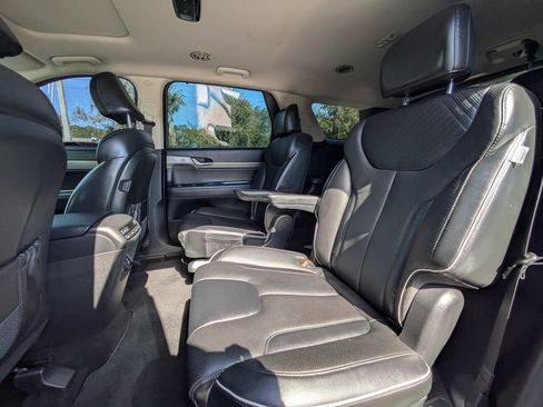 Used 2023 Hyundai Palisade SEL w/ Premium Package FWD image 11