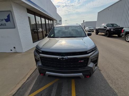 Used 2026 Chevrolet Traverse Z71 w/ Driver Confidence Package AWD/4WD image 2
