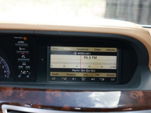 Used 2013 Mercedes-Benz S 550 w/ Sport Pkg image 40