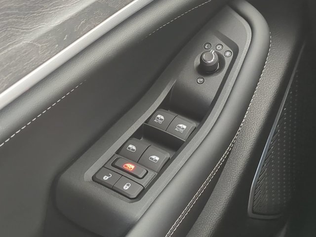 New 2027 Jeep Grand Cherokee Limited AWD/4WD image 30