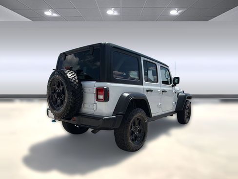 Used 2023 Jeep Wrangler Unlimited w/ Cold Weather Group AWD/4WD image 9