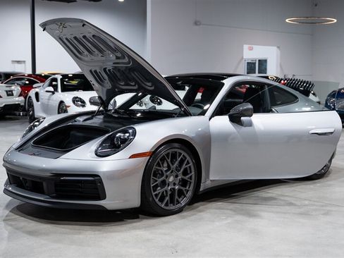Used 2024 Porsche 911 Carrera T RWD image 34