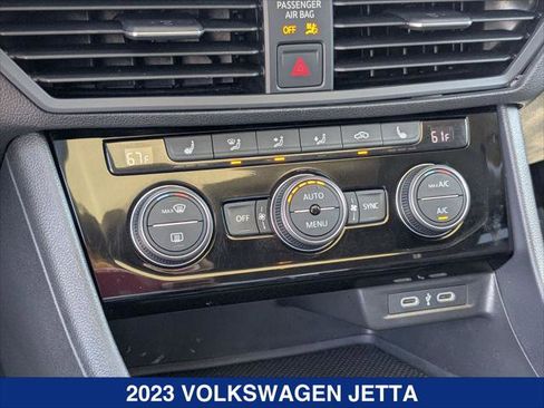 Certified 2023 Volkswagen Jetta SE w/ Panoramic Sunroof Package FWD image 16