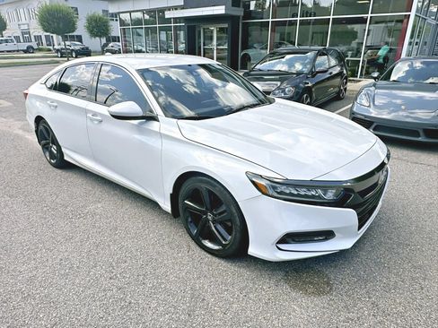 Used 2019 Honda Accord Sport image 4