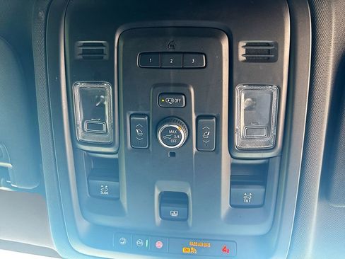 Used 2021 Chevrolet Tahoe High Country w/ Premium Package RWD image 33