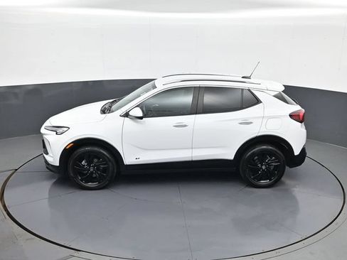 Used 2025 Buick Encore GX Sport Touring FWD image 23