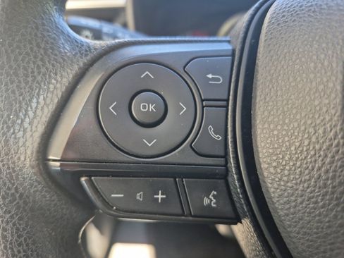 Used 2021 Toyota Corolla LE image 18