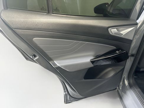 Used 2024 Volkswagen ID.4 S image 27