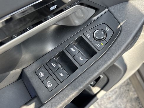 Used 2024 BMW 530i w/ Executive Package RWD image 11