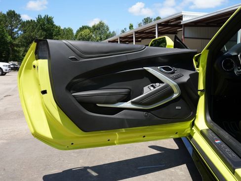 Used 2021 Chevrolet Camaro SS RWD image 17