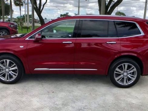 Certified 2023 Cadillac XT6 Premium Luxury FWD image 8