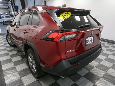 Used 2025 Toyota RAV4 XLE AWD/4WD image 9