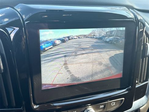 Used 2019 Chevrolet Traverse LT image 23