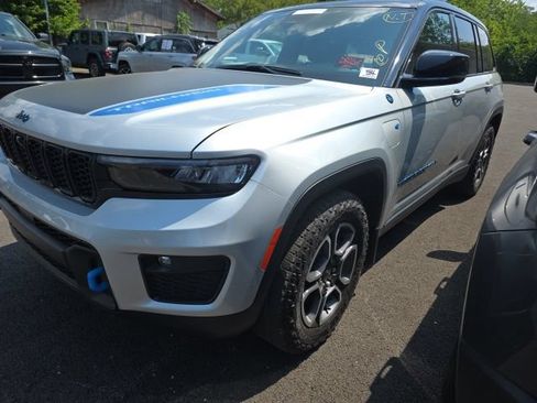 Used 2023 Jeep Grand Cherokee Trailhawk AWD/4WD image 14
