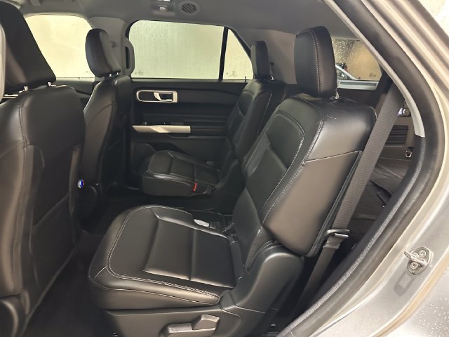 Used 2021 Ford Explorer XLT w/ Equipment Group 202A AWD/4WD image 20