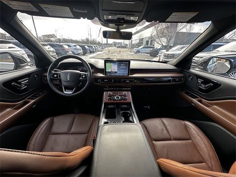 Certified 2023 Lincoln Aviator Reserve w/ Equipment Group 201A image 16