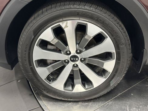 Used 2021 Kia Telluride EX w/ EX Premium Package FWD image 18
