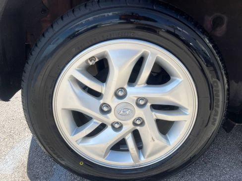 Used 2021 Hyundai Venue SE FWD image 11
