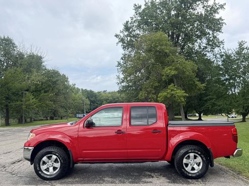 Used 2011 Nissan Frontier SV AWD/4WD image 9