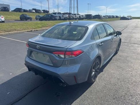 Used 2024 Toyota Corolla SE w/ SE Convenience Package image 3