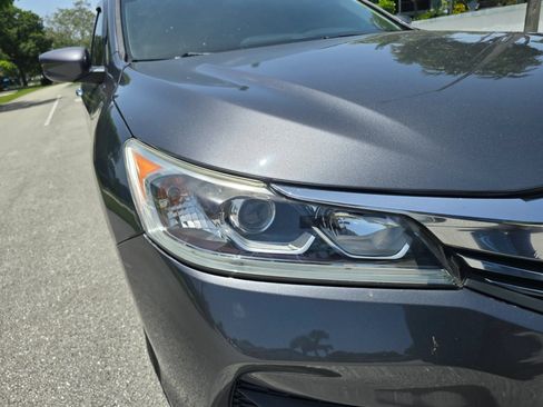 Used 2017 Honda Accord LX image 30