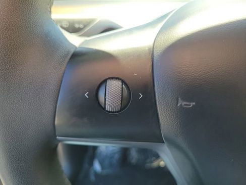 Used 2023 Tesla Model Y Long Range image 5