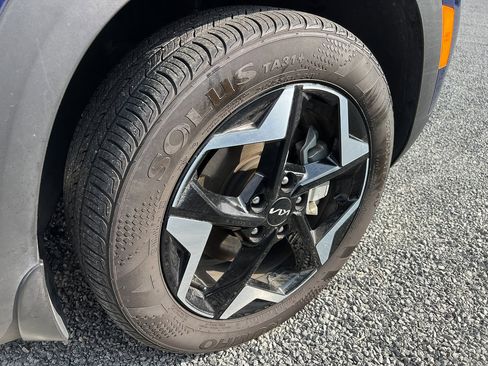 Used 2024 Kia Seltos EX image 6