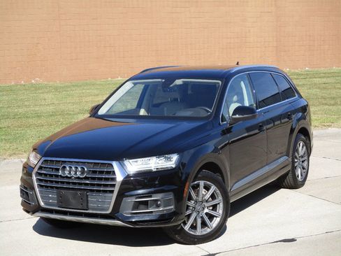 Used 2018 Audi Q7 3.0T Prestige w/ Prestige Package image 3