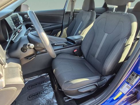 Certified 2021 Hyundai Elantra SE FWD image 17