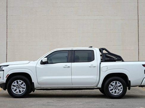 Used 2022 Nissan Frontier SV RWD image 8