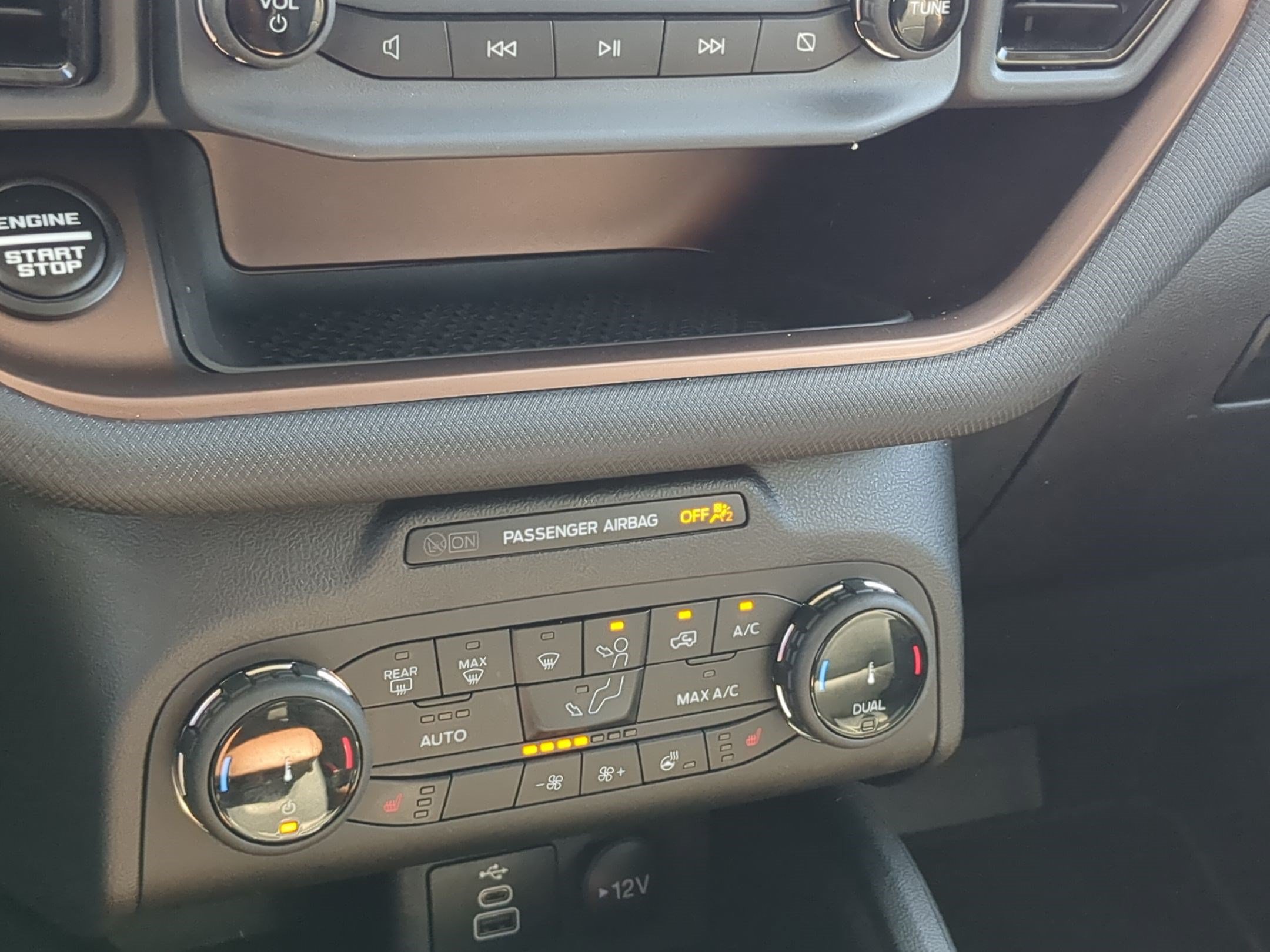 Certified 2023 Ford Bronco Sport Outer Banks w/ Tech Package AWD/4WD image 27