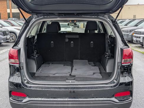 Used 2020 Kia Sorento S image 14