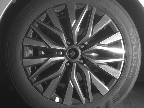 Used 2025 Nissan Altima 2.5 SV FWD image 12