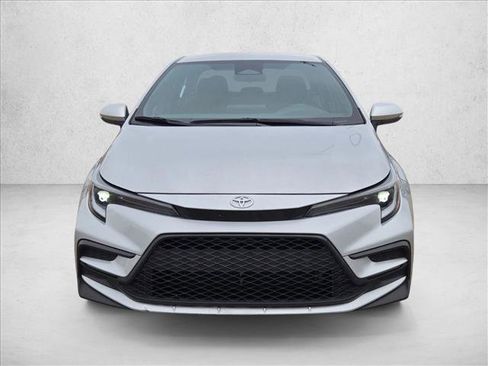 Used 2024 Toyota Corolla SE FWD image 2