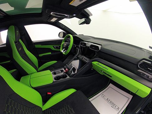Used 2022 Lamborghini Urus AWD/4WD image 23