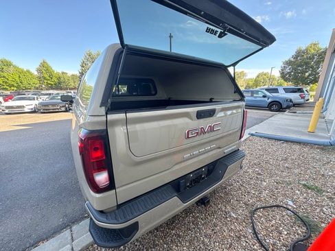 Used 2022 GMC Sierra 1500 Elevation w/ Elevation Premium Package AWD/4WD image 8