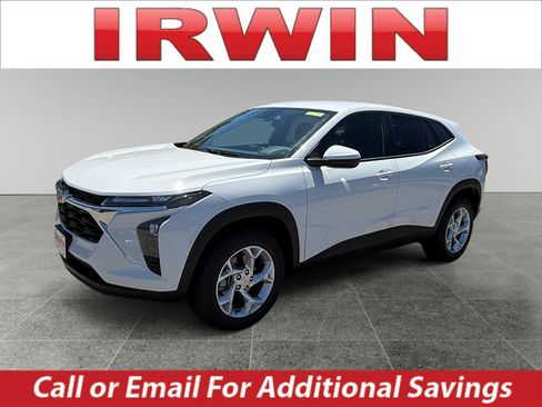 New 2026 Chevrolet Trax LS w/ LS Convenience Package FWD image 1