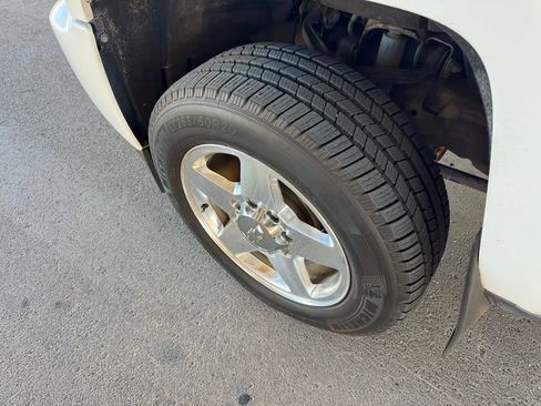 Used 2015 Chevrolet Silverado 2500 High Country w/ Duramax Plus Package image 32